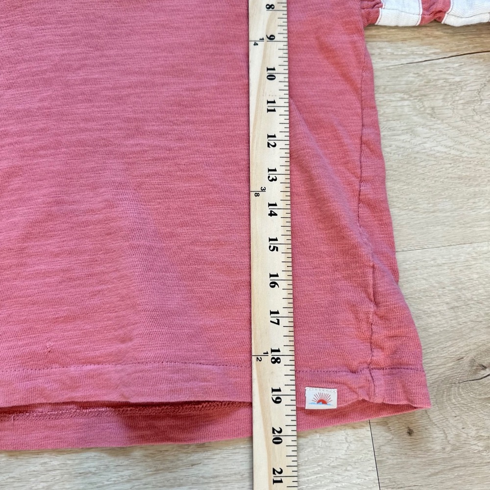 Faherty Sunwashed Organic Cotton V-Neck Top Womens Casual Size Medium Pink - Picture 9 of 11